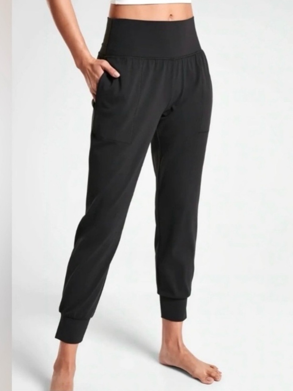 Athleta Salutation Powervita Jogger Pants Women’s Size L Petite High Rise Black